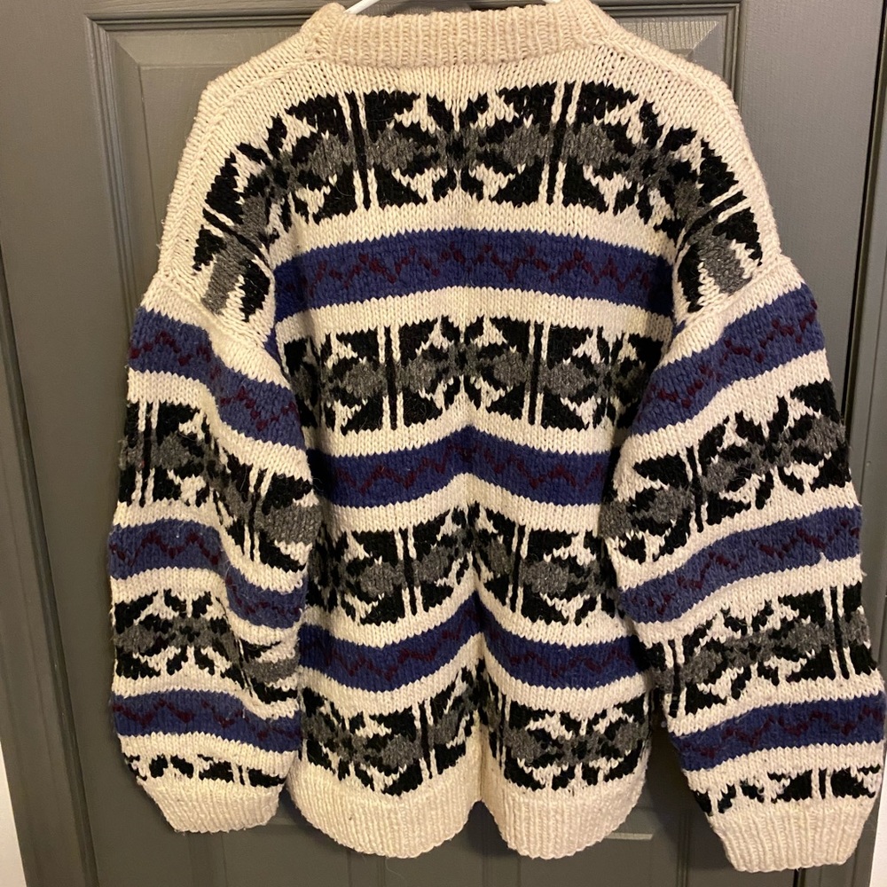 Sweater - Picture 4 of 4